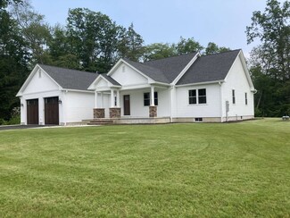 18 Molloy Ave, Hatfield, MA 01038