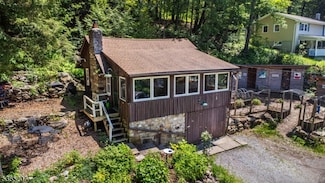 31 E Shore Trail, Sandyston, NJ 07826