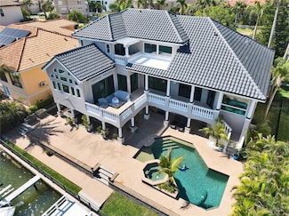 6113 Pasadena Point Blvd S, Gulfport, FL 33707
