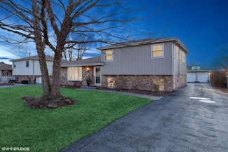 16020 Long Ave, Oak Forest, IL 60452