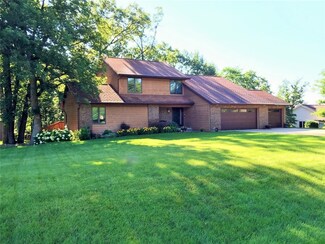 9934 Deer Valley Dr, Toddville, IA 52341