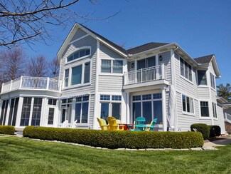 10333 N Grand Blvd, Syracuse, IN 46567
