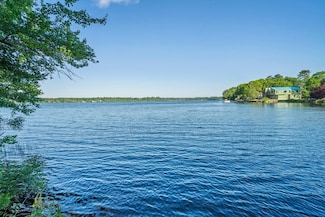 43 Lake Ave, Sharon, MA 02067