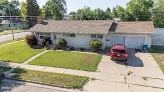 1414 6th St W, Williston, ND 58801