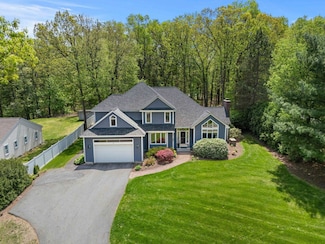 15 Fairhaven Rd, Nashua, NH 03060