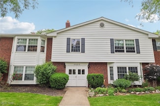 2900 Pease Dr Unit B113, Rocky River, OH 44116