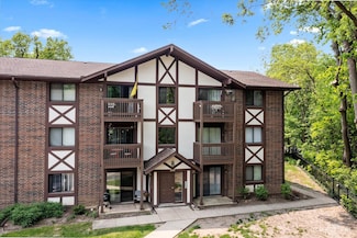 506 Taylor Ave Unit A, Glen Ellyn, IL 60137