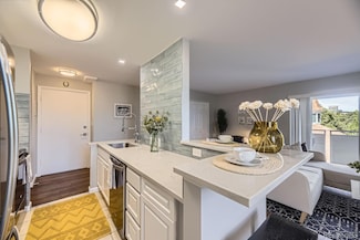 937 N Clarkson St Unit 405, Denver, CO 80218