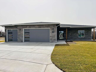 8227 E Summerside Place, Bel Aire, KS 67226