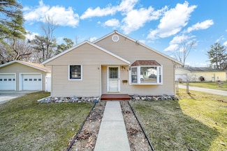 623 Gilbert St, Jackson, MI 49202