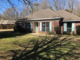 287 Davisville St, Tuskegee, AL 36083