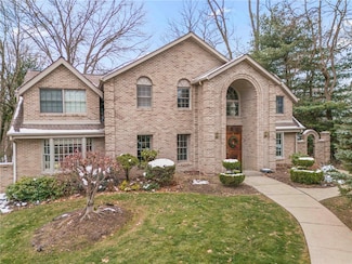 205 King Richard Dr, Canonsburg, PA 15317