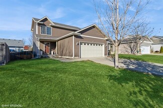 2538 River Meadows Dr, Des Moines, IA 50320