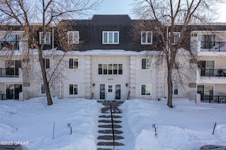 815 Duke Dr Unit 423, Grand Forks, ND 58201