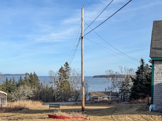 14 Overlook Ln, MacHiasport, ME 04655