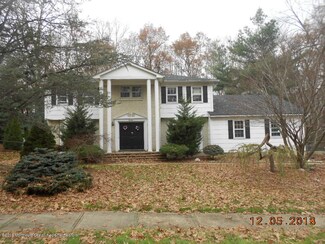 13 Churchill Ct, Morganville, NJ 07751