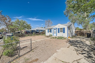 5424 Saulsbury Ct, Arvada, CO 80002
