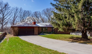 446 Rookwood Dr, Ames, IA 50010