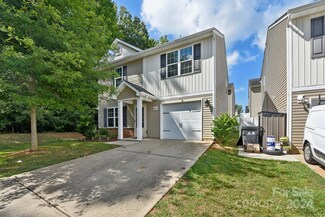 8012 Stevie Oaks Ln, Charlotte, NC 28215