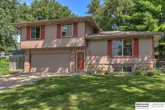 6605 S 75th Cir, Omaha, NE 68127