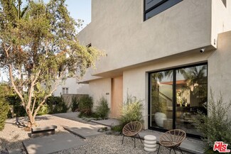 8126 W 4th St, Los Angeles, CA 90048