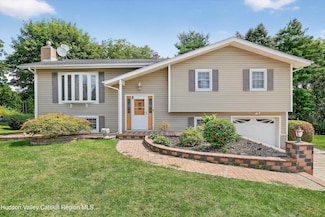 6 North Dr, Poughkeepsie, NY 12603