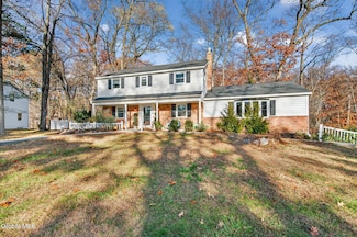 5 Southwood Dr, Ballston Lake, NY 12019