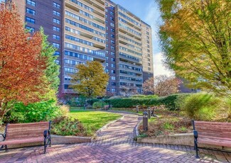9 Hawthorne Place Unit 2F, Boston, MA 02114