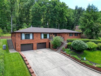 95 Copper Glen Dr, Huntington, WV 25701
