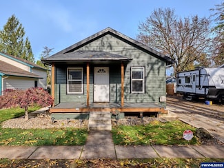 1006 Well St, Silverton, OR 97381