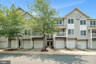 12805 Fair Briar Ln, Fairfax, VA 22033