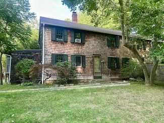201 Hattertown Rd, Newtown, CT 06470