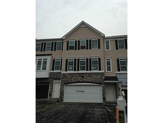 46 Coolidge Dr, McKees Rocks, PA 15136