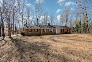 1103 Driftwood Dr, Siler City, NC 27344