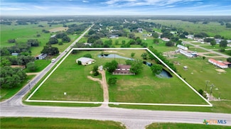 3662 N Fm 444, Inez, TX 77968
