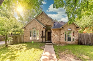 2304 Ben Hur St, Dallas, TX 75253