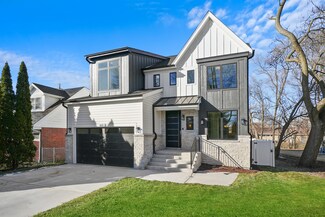 622 S Euclid Ave, Elmhurst, IL 60126