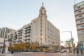 758 N Larrabee St Unit 714, Chicago, IL 60654