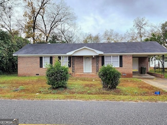 7 Highland Ave, Hawkinsville, GA 31036