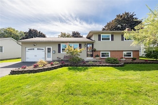 21 Landau Dr, Rochester, NY 14606
