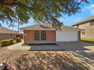805 Heberle Dr, Burleson, TX 76028