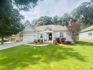 105 New Hope Dr, Perry, GA 31069