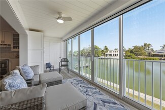 1910 Gulf Shore Blvd N Unit 208, Naples, FL 34102