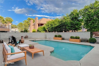945 Vegas Valley Dr, Las Vegas, NV 89109