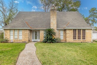 814 Redleaf Ln, Houston, TX 77090