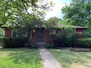 1414 Pfingsten Rd, Glenview, IL 60025