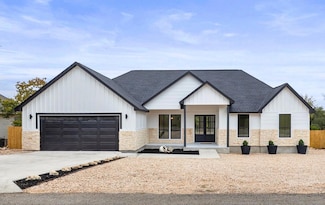 35 Whistling Wind Ln, Wimberley, TX 78676