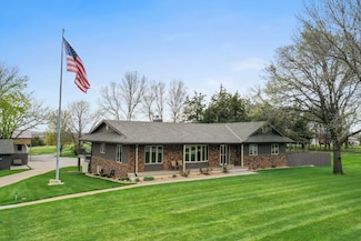 2129 H St, Fairbury, NE 68352