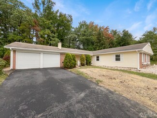 21 Morningside Dr, Old Bridge, NJ 08857