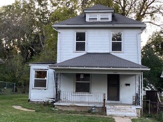 2440 College Ave, Kansas City, MO 64127